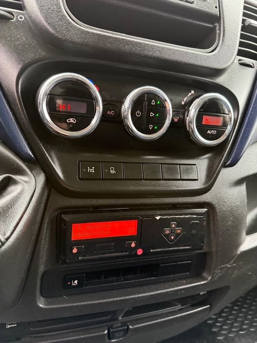 Iveco Daily 72C18 ,Basculabil ×3(parti),Clima,