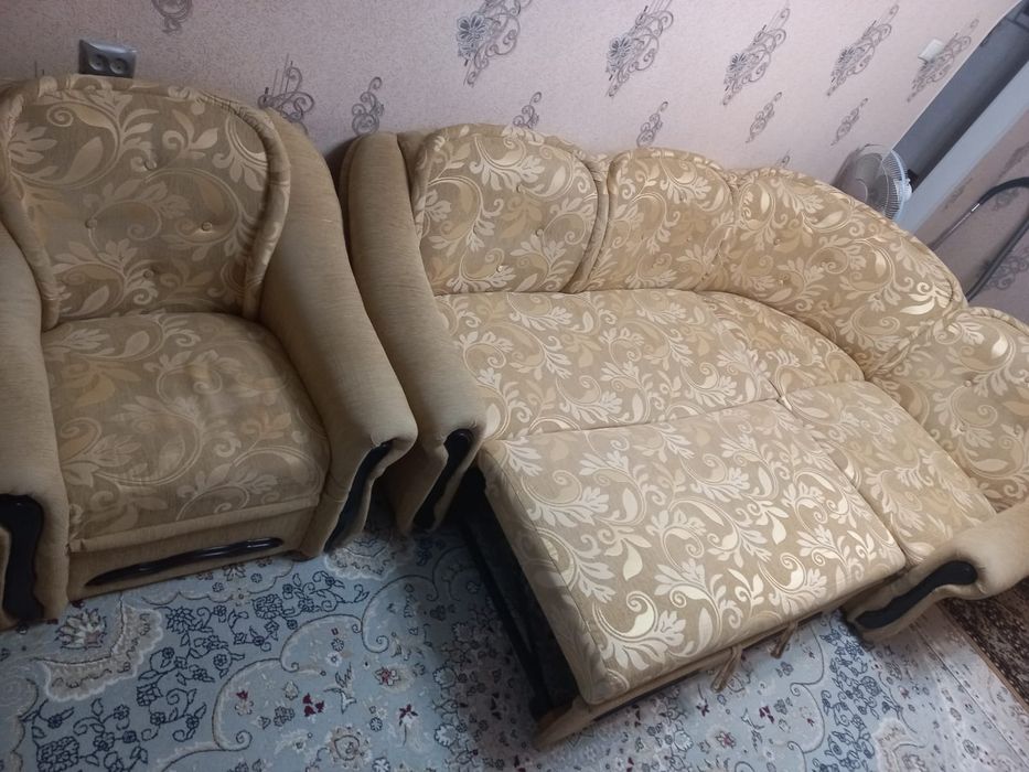 Продам диван в гостиную