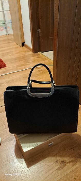 Geanta piele naturala, purtata o singura data