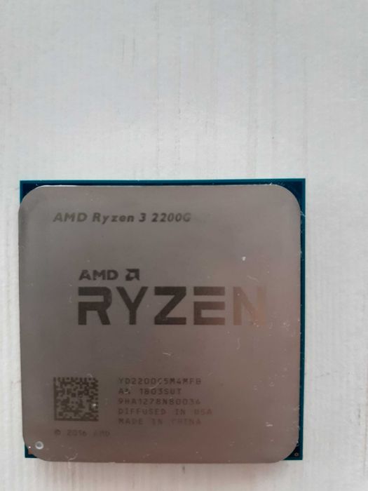 Продавам процесор AMD Ryzen 3 2200G + охладител ID-Cooling (3-pin)