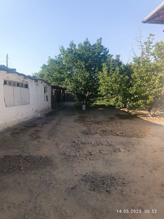 Ховли Уй сотилади. 10 сотих