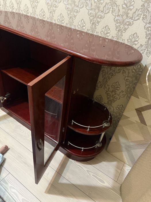 тумба или подставка для телевизора