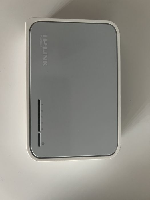 Switch Tp- link 100mbs/5v със 5 порта бройки