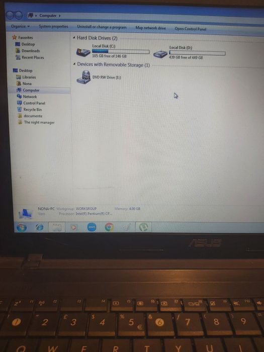 Leptop Asus cu încărcător