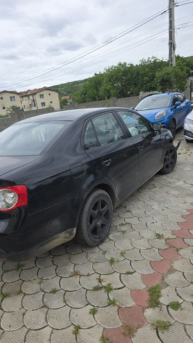VOLKSWAGEN Jetta 2010 — imagine 4
