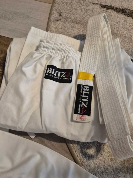 Costum karate , copii si adulto