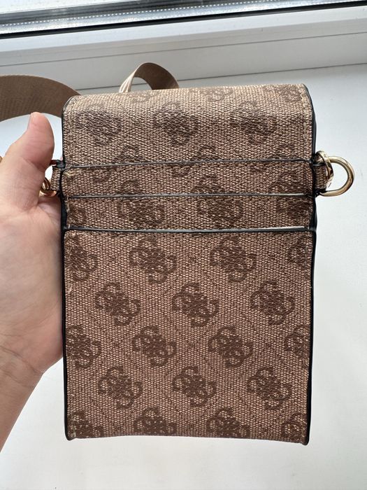 Продается сумка Guess