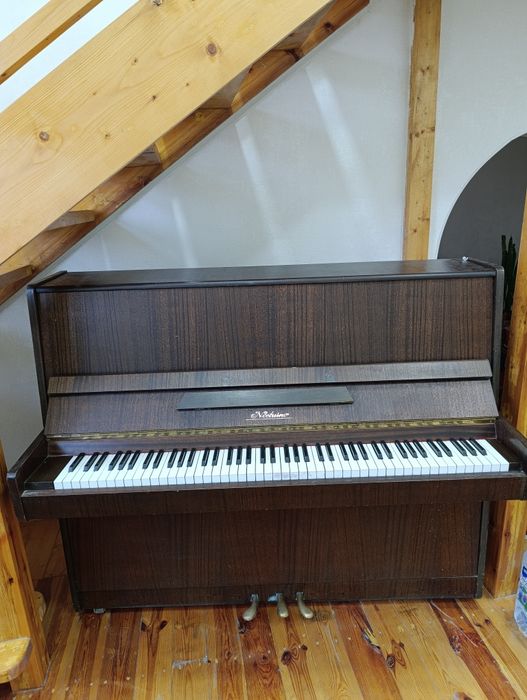 Фортепиано сотилади