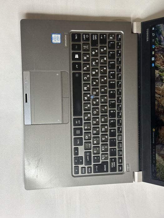 Ультратонкий ноутбук Toshiba Laptop 14 intel Core i5 8/256Gb SSD