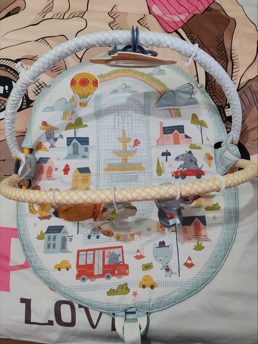 Centru de joaca pliabil cu sezlong si model urban pentru 0-12 luni