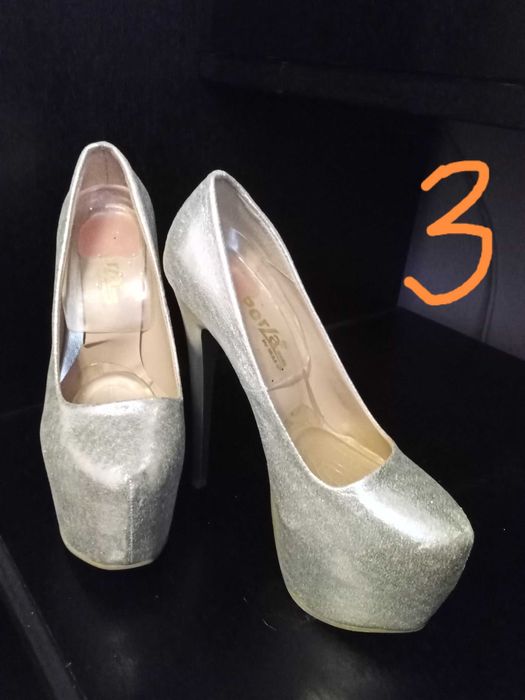 Елегантни дамски обувки