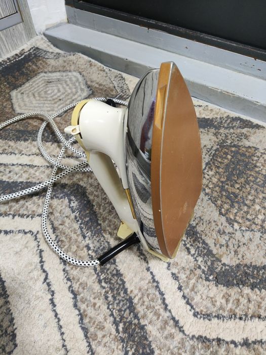 Утюг сатилади келсимли