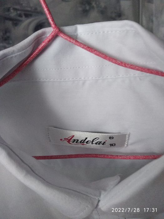 Продам рубашки школьные на возраст9-11лет