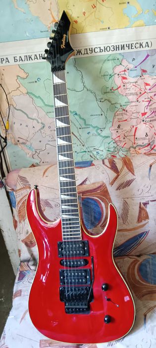 Електрическа китара Стратокастер и Лес Пол, супер колекция