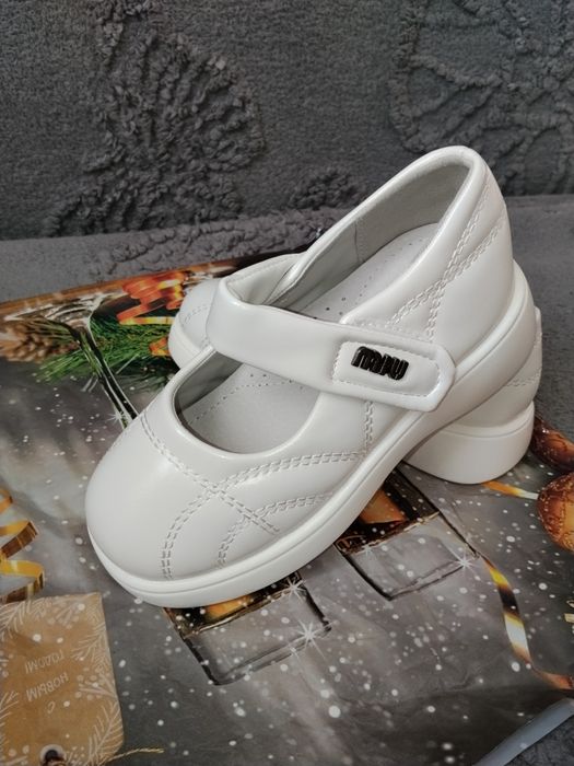 Продам детскую обувь