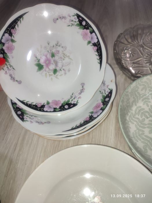 Разная посуда и салатницы