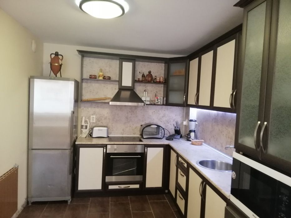 Продава се Къща в Казанлък - 450 кв.м за 624 €/кв.м - Снимка #1