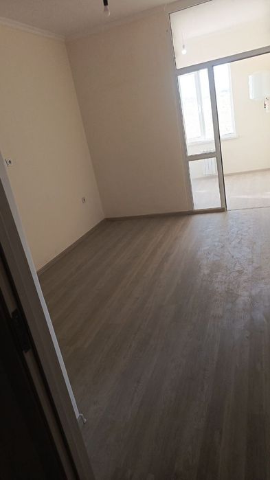 Жиззахда 2 хонали квартира сотилади