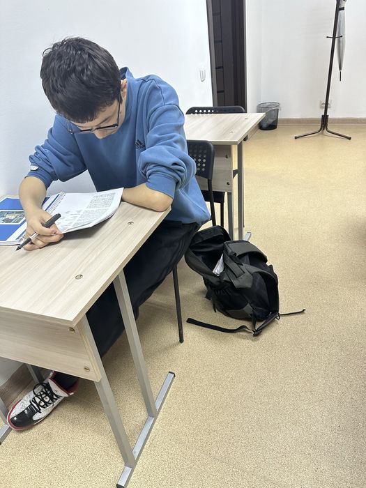 Преподователь английского языка