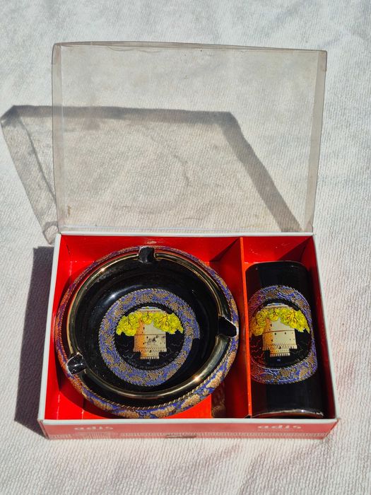 Suvenir din ceramica greceasca - scrumiera cu suport bricheta