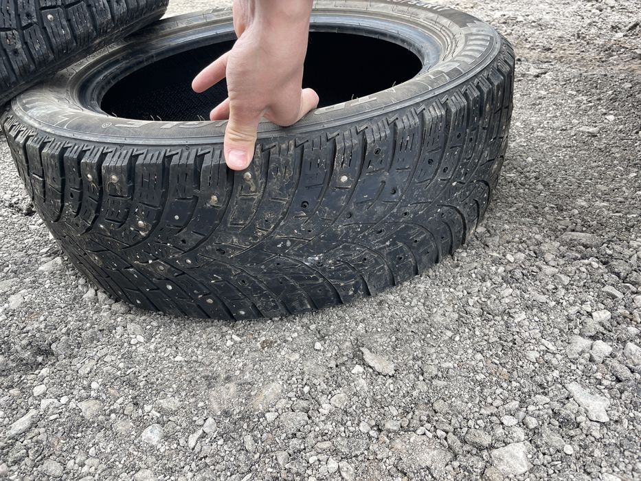 Продам шины зимние 215/55/17