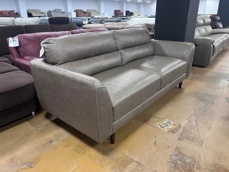 Бежов кожен диван тройка - 100 % естествена кожа.