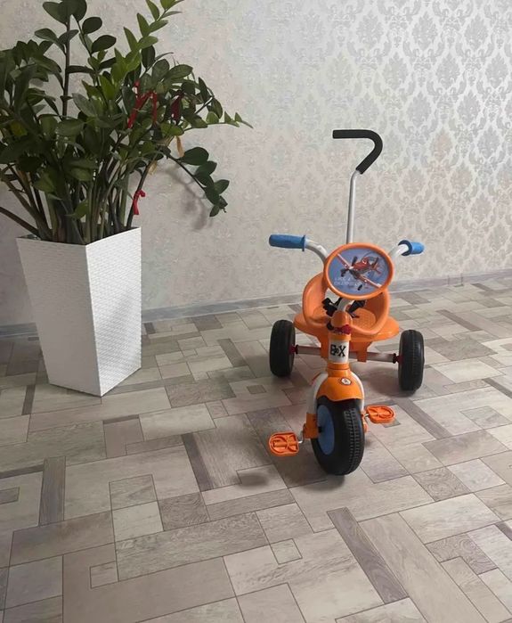 продам Трехколесный детский велосипед