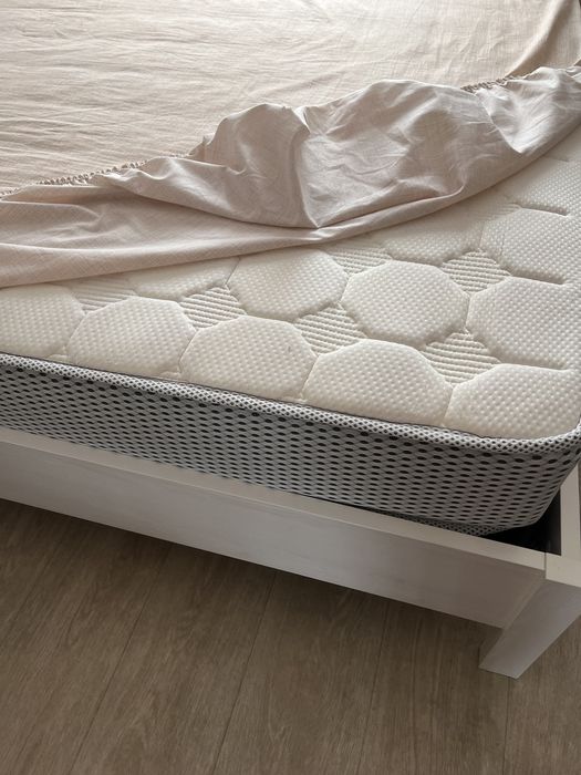 Продам 2-х спальную кровать