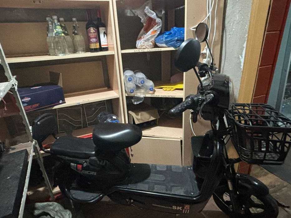 Продаю электыр скутер