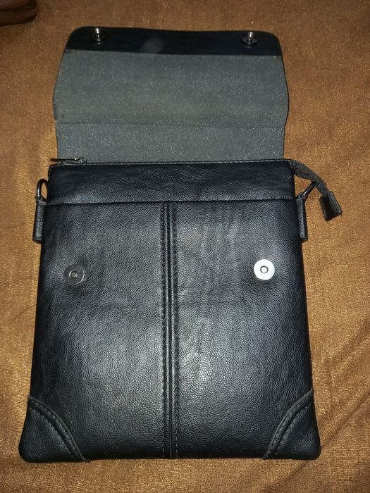 Продаёся мужская барсетка