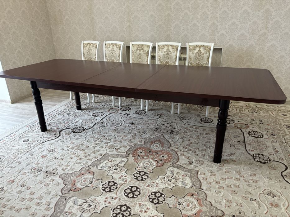 Стол для гостиной