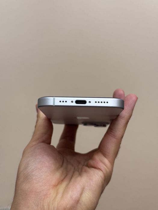Iphone 15. 128гб