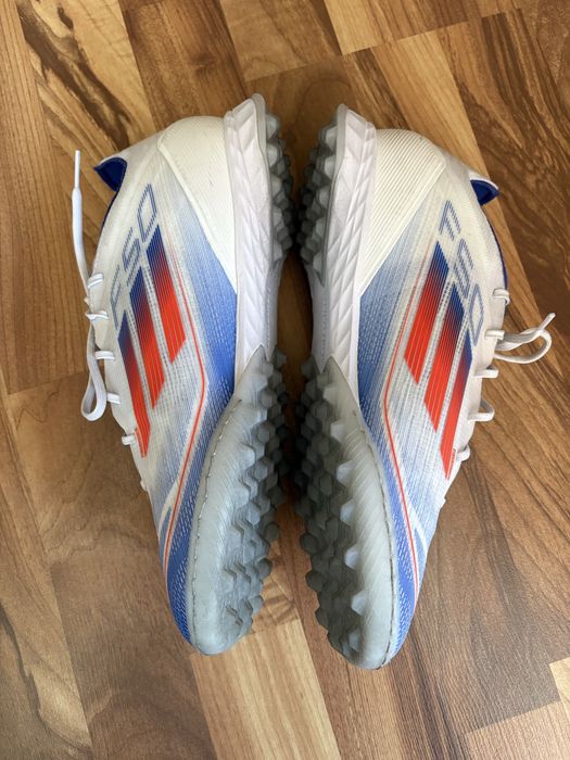 Ghete de fotbal F50 PRO