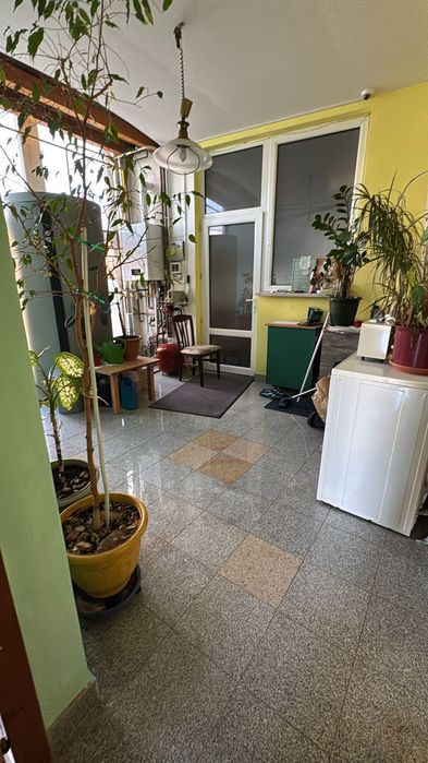 2 camere la casa de inchiriat