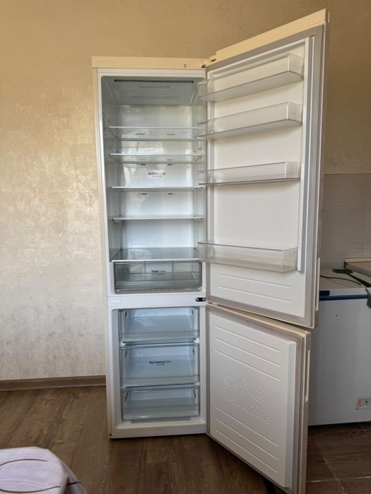 Продам холодильник