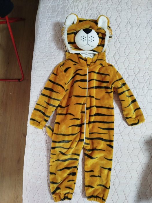 Детски костюми. Различни