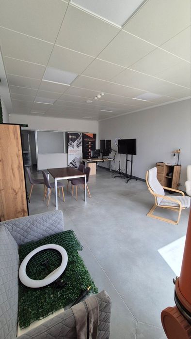 Дава се под наем Склад в Божурище - 446 кв.м за 2609 € - Снимка #2