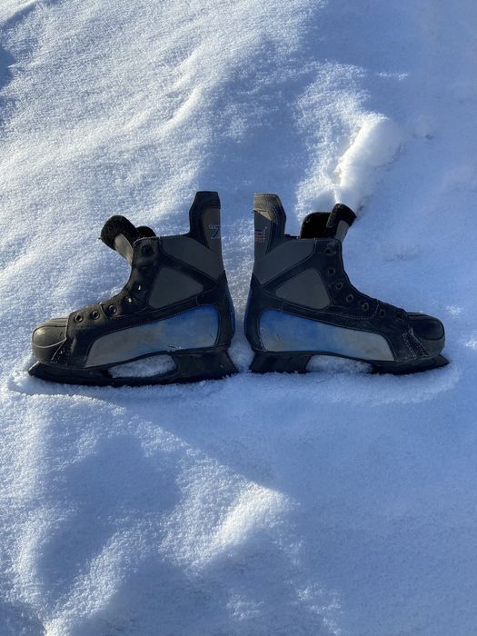 Коньки лыжи продам