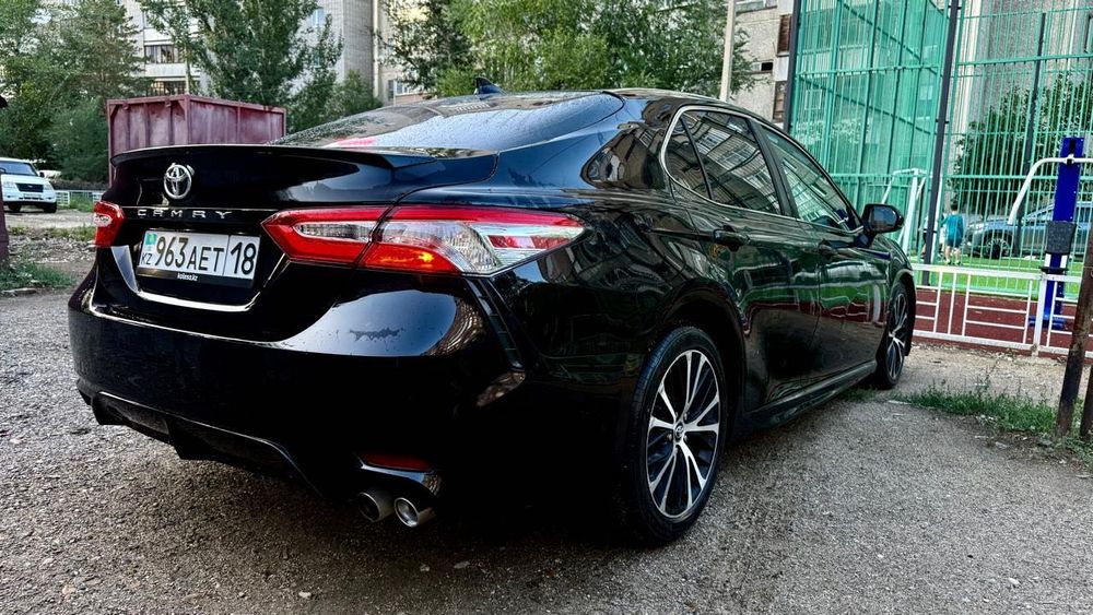 Toyota Camry 70 2020 года