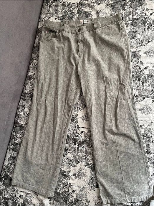 Брюки свободные.