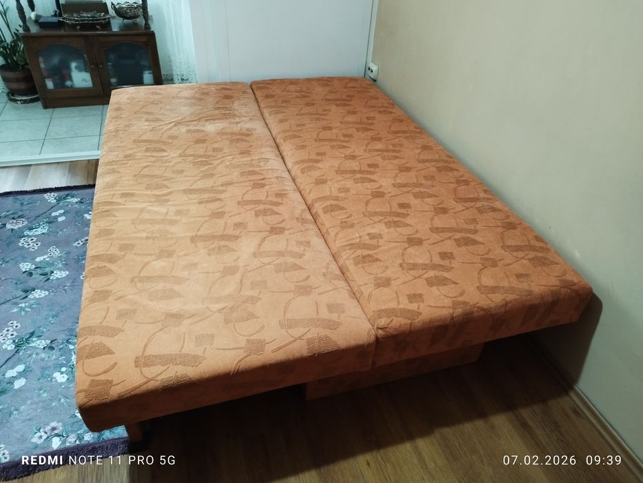 Разтегателен диван