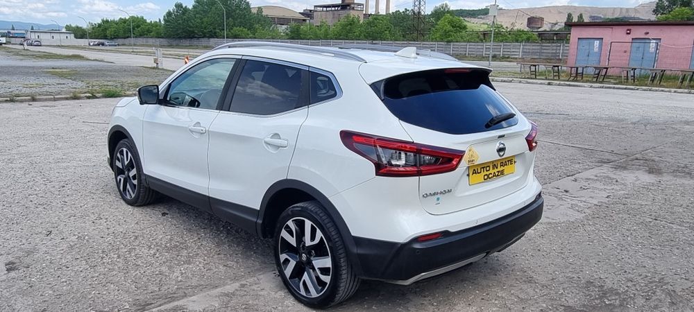 Nissan Qashqai TEKNA + 1,2 BENZINĂ Automat
