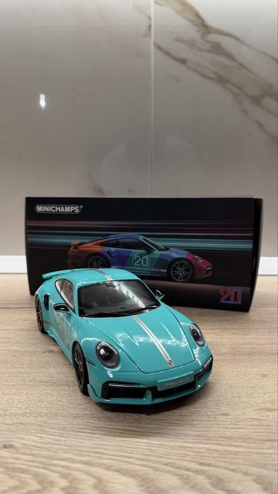 Macheta Porsche 911 Minichamps 1:18