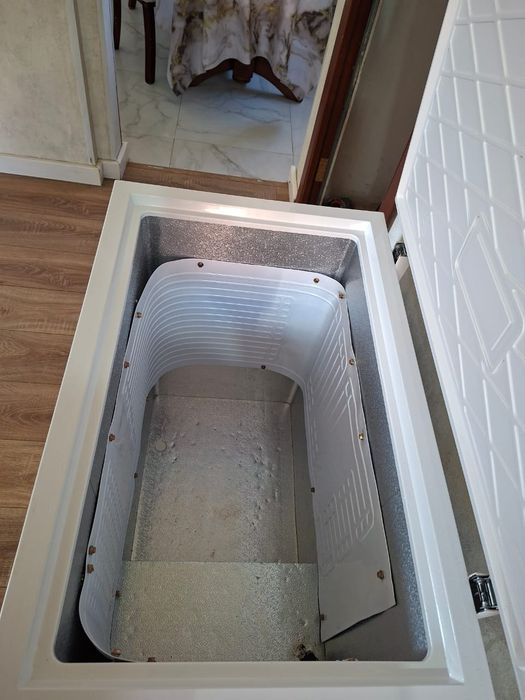 Морозильная ларь 200л