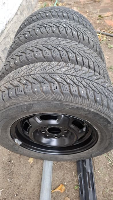 Продам  зимние шины на R13.