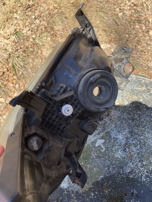 Toyota Hilux 2014 фарове