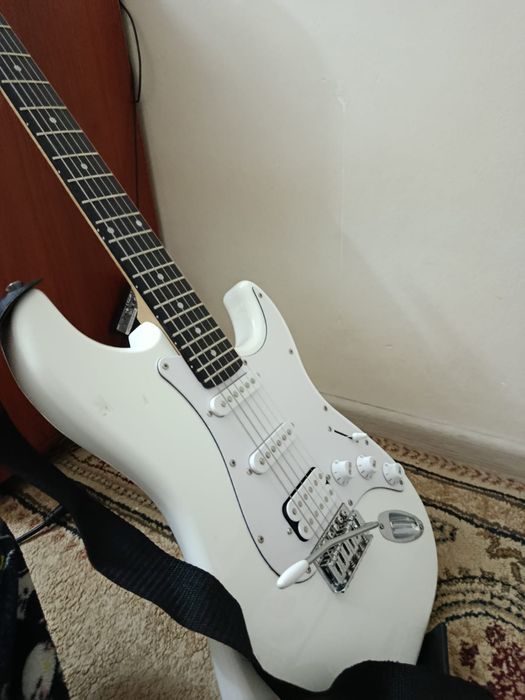 Продам электрогитару . 100 000тг