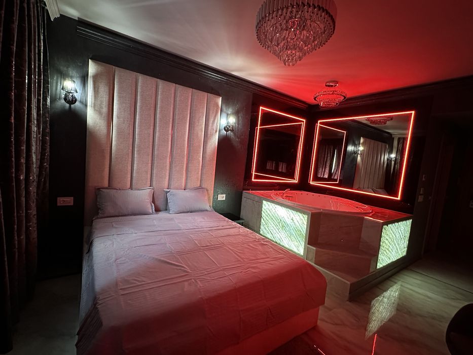 Regim Hotelier 5* cu JACUZZI in camera, Ambient Romantic