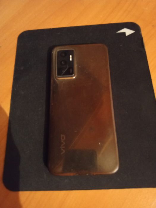 Продам смартфон Vivo v23e