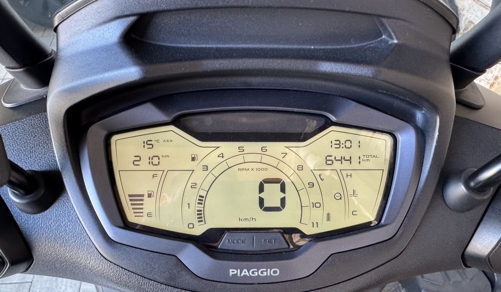 2024 Piaggio Beverly S 400HPE